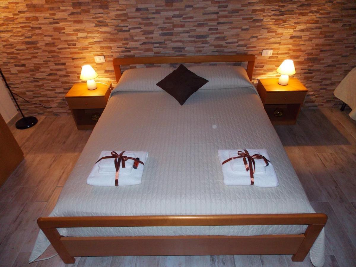 Il Vicoletto Bed & Breakfast Frascineto ห้อง รูปภาพ
